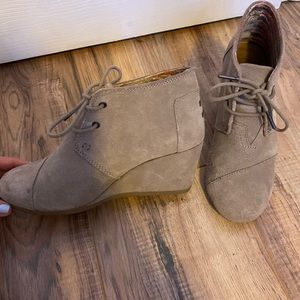Toms light brown booties